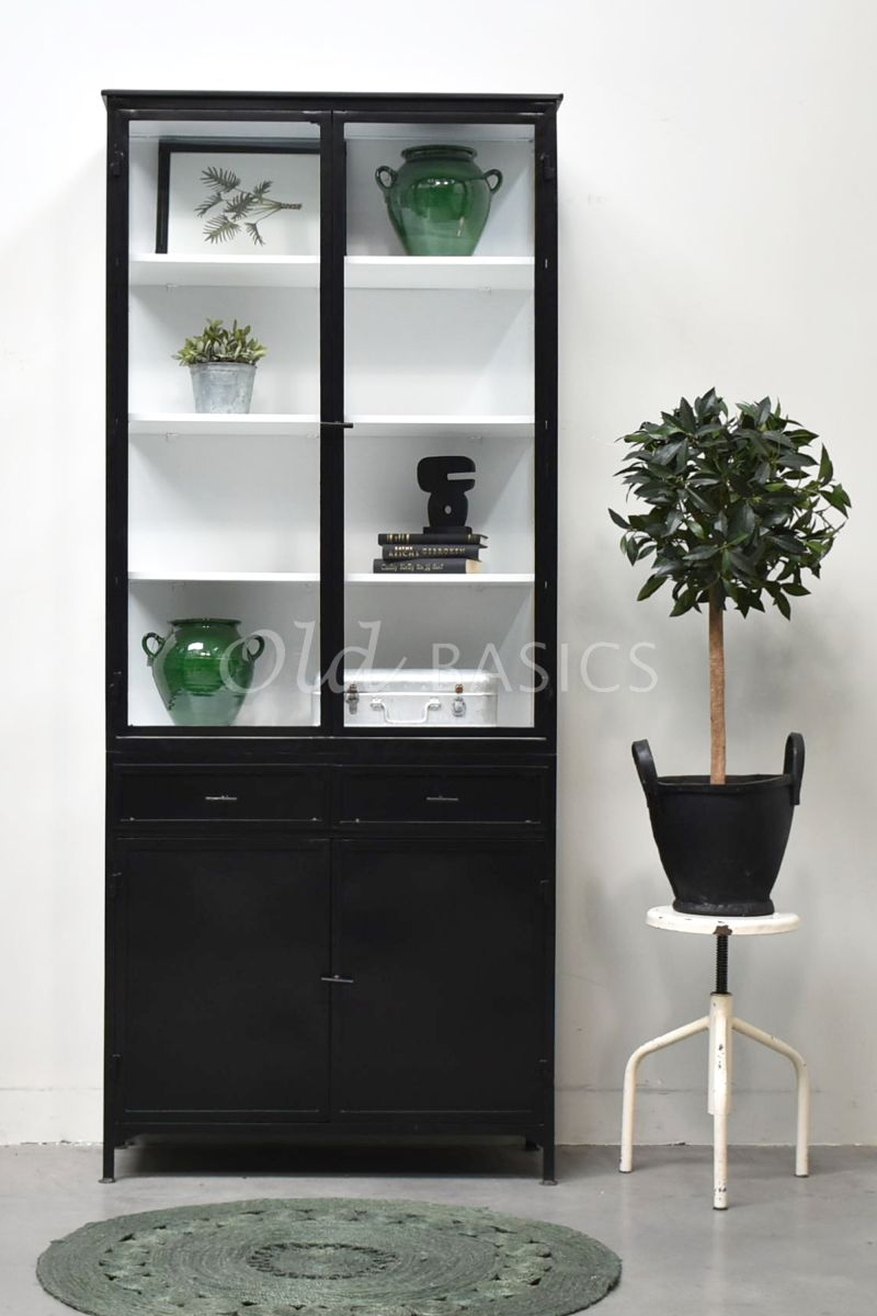 Detail van Apothekerskast Ivar Ladre NB, zwart, materiaal staal